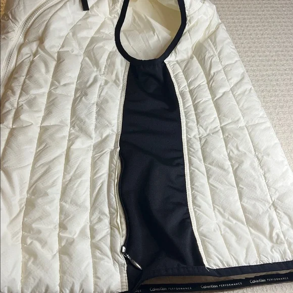 Calvin Klein puffy vest, cream with black side panels ans trim, stunning, cozy - Picture 16 of 17